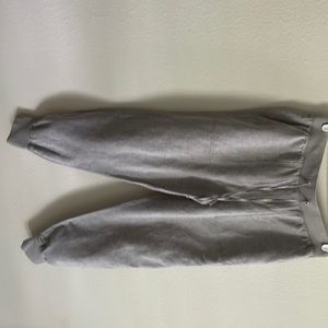 Gap woman’s linen grey joggers. Size medium draw string elastic waistband